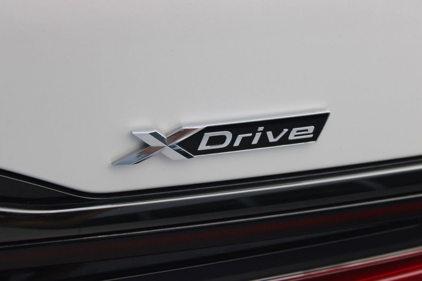 Used 2022 BMW 750i xDrive w/ Luxury Rear Seating Package image 23