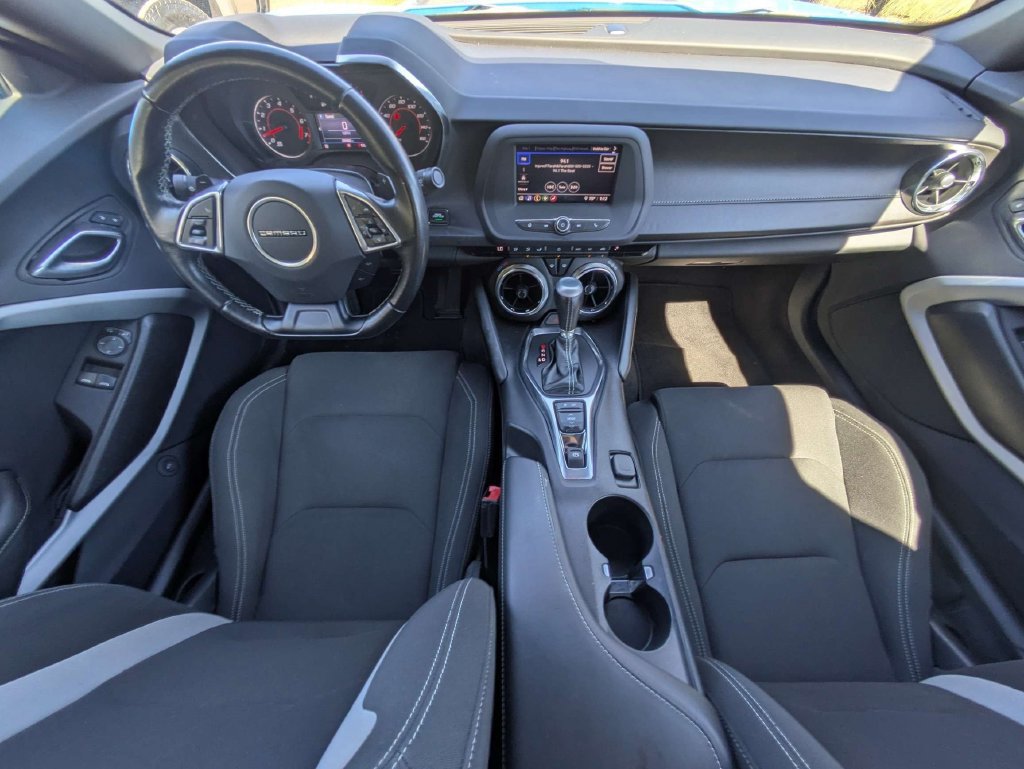 Used 2022 Chevrolet Camaro LT RWD image 15