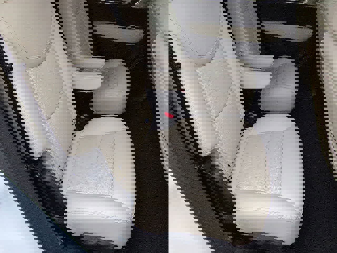 Used 2025 Cadillac XT6 Sport w/ LPO, Floor Liner Package image 21