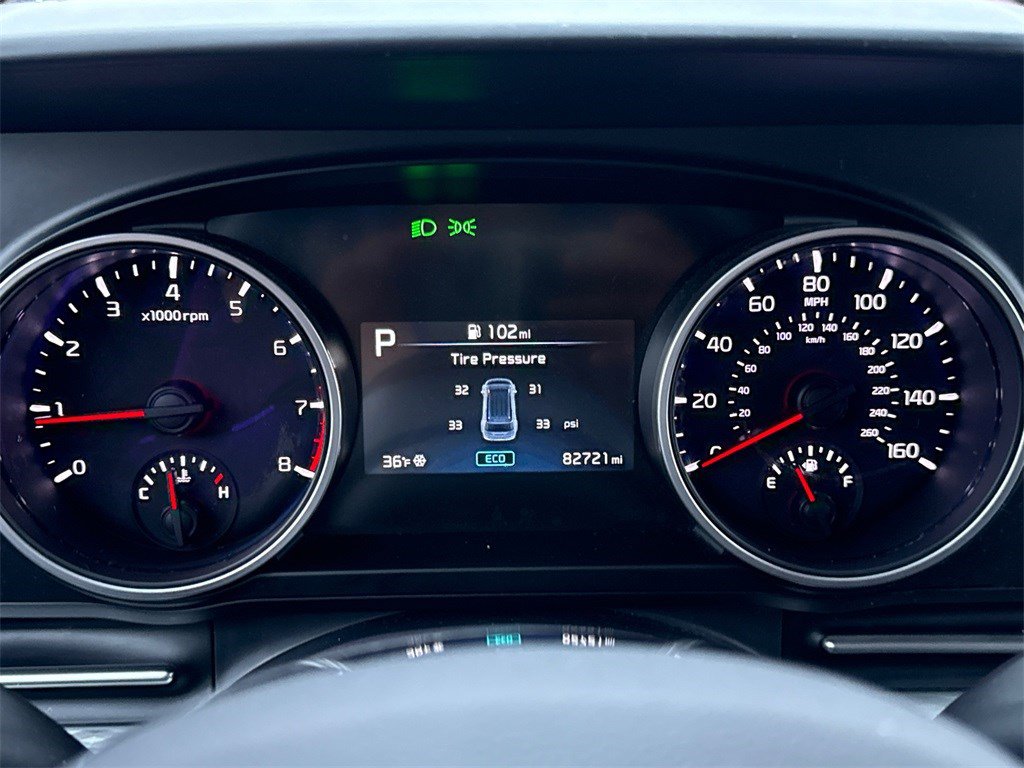 Used 2022 Kia Carnival LX image 23