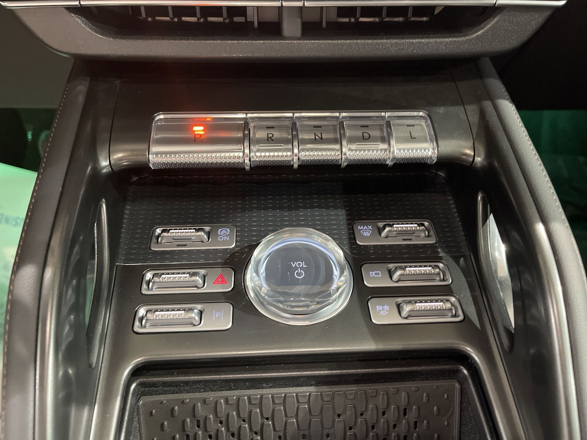 New 2024 Lincoln Nautilus Premier w/ Equipment Group 102A image 24