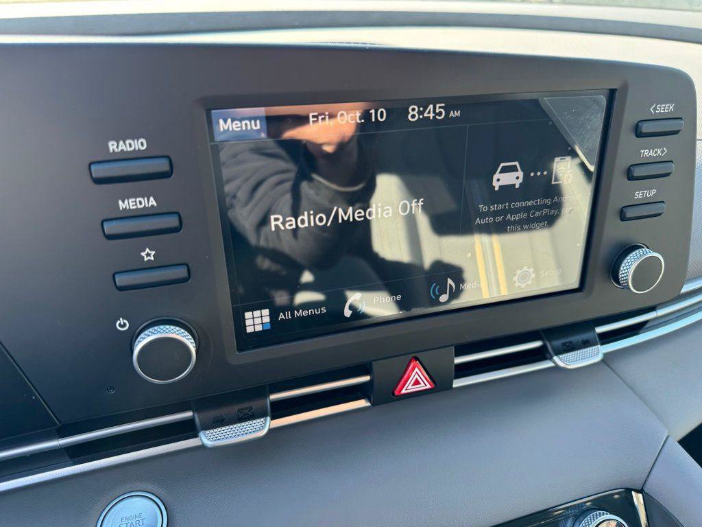 New 2025 Hyundai Elantra Sport FWD image 23