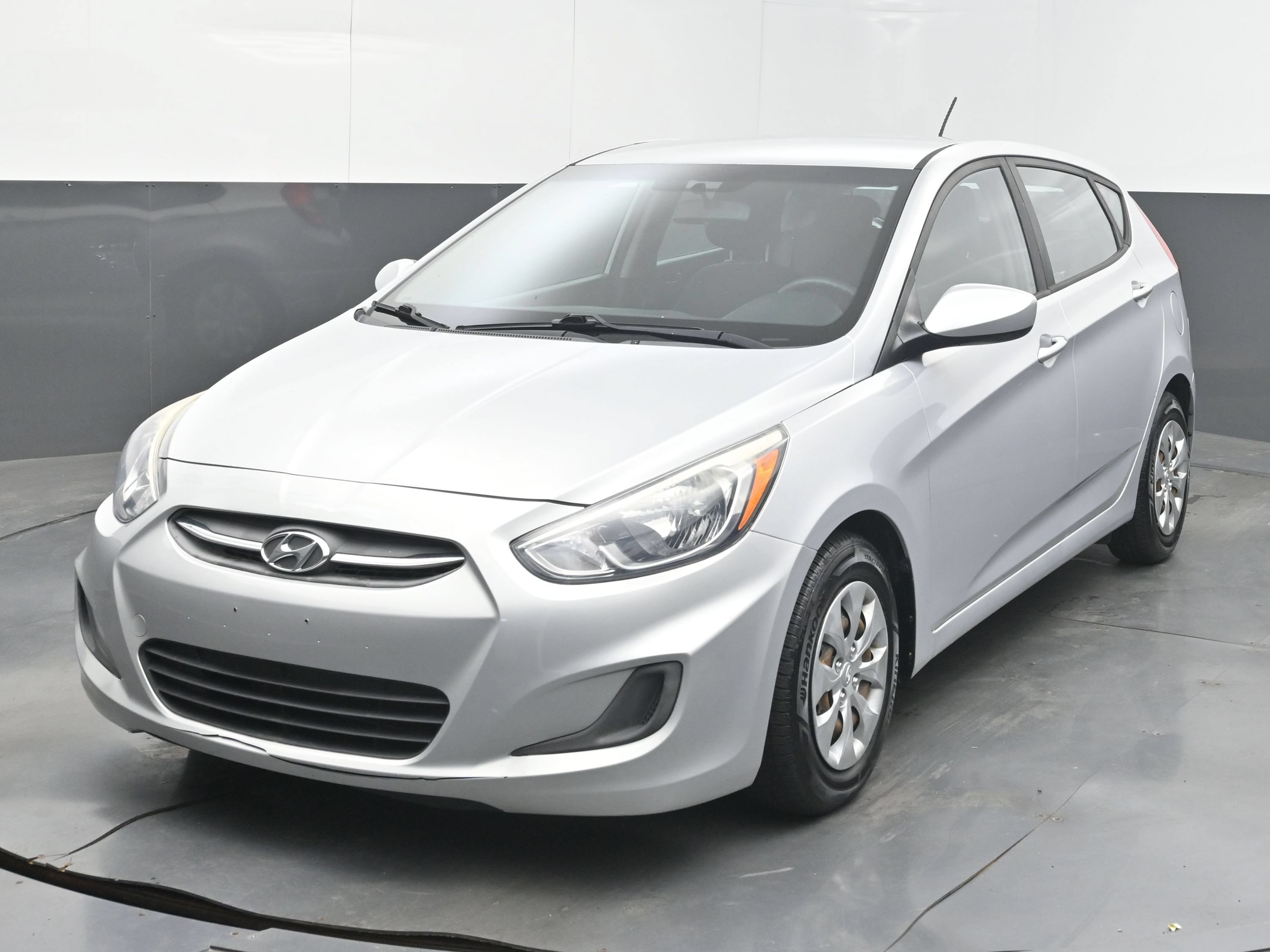 Used 2016 Hyundai Accent SE FWD image 4