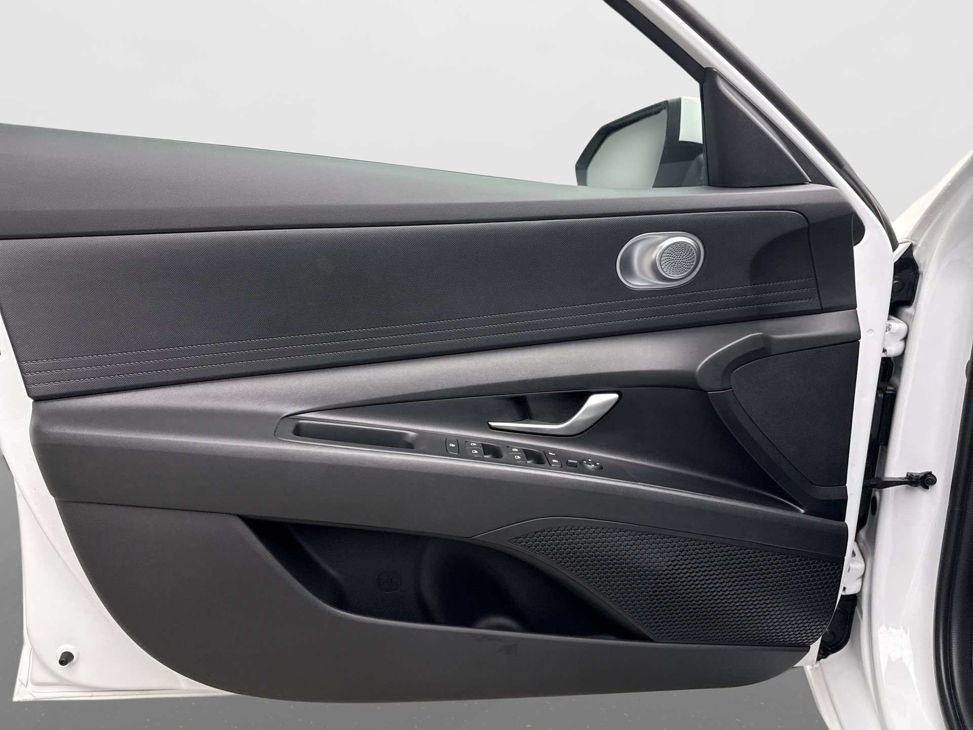 Used 2024 Hyundai Elantra SEL FWD image 9