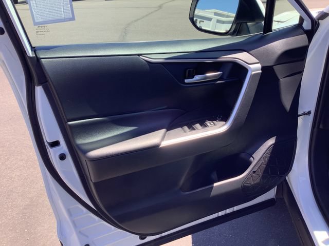 Used 2019 Toyota RAV4 XLE w/ Convenience Package AWD/4WD image 9