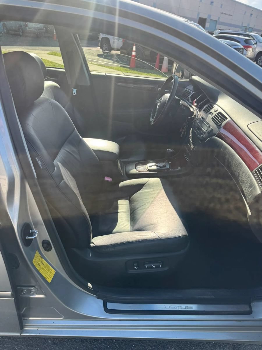 Used 2004 Lexus ES 330 w/ Premium Pkg FWD image 22
