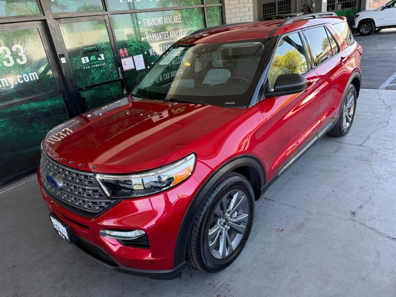 Used 2021 Ford Explorer XLT w/ Equipment Group 202A RWD image 2