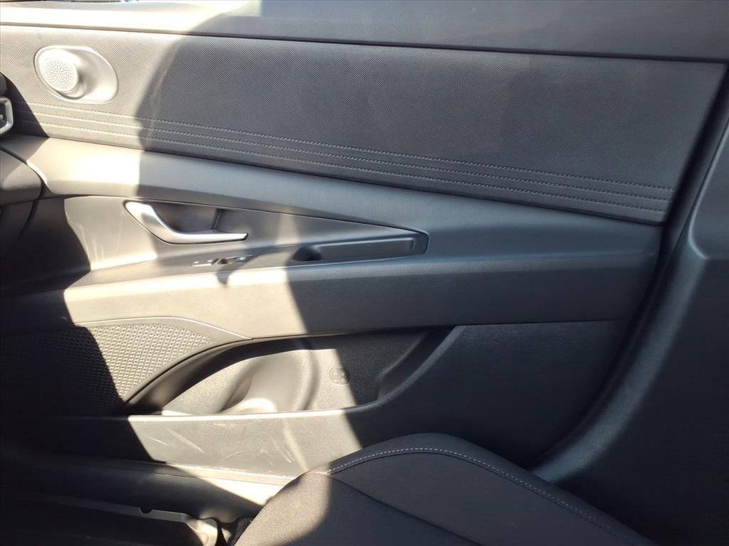 New 2025 Hyundai Elantra Blue image 26