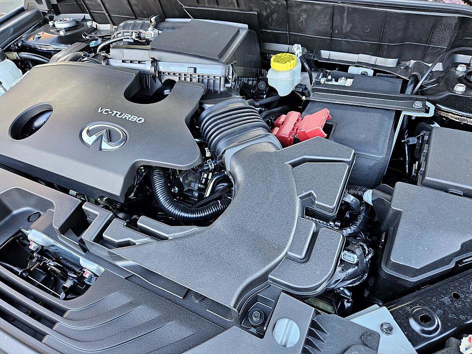 New 2025 INFINITI QX50 Luxe image 19