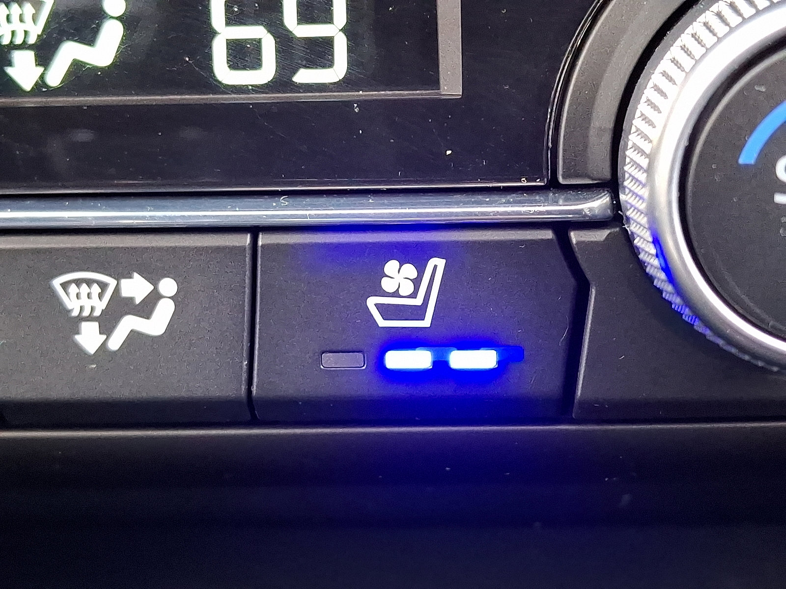 Certified 2023 MAZDA CX-9 Carbon Edition image 29