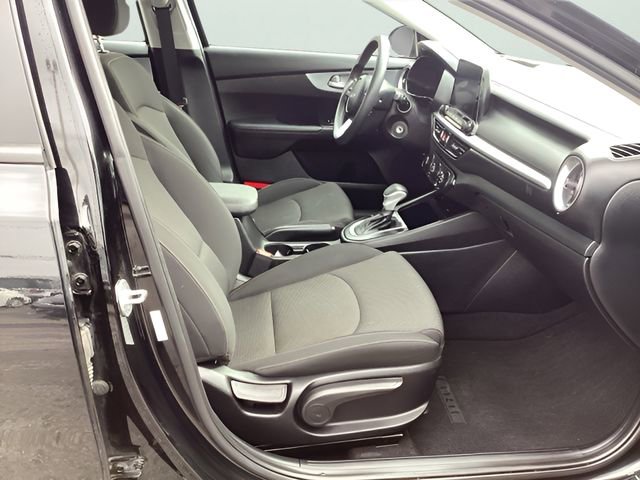 Used 2023 Kia Forte LXS image 21