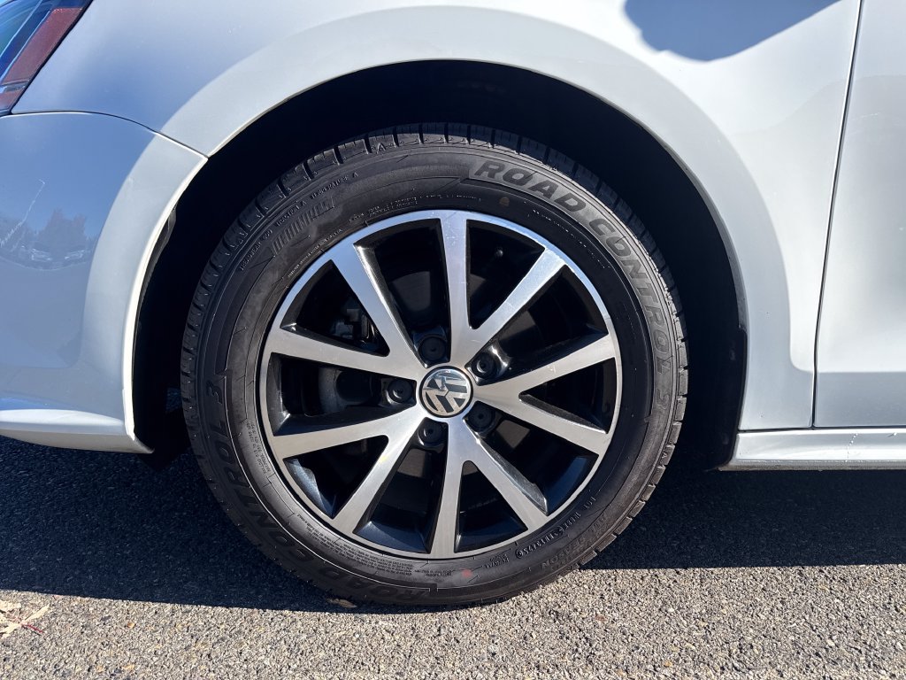 Used 2017 Volkswagen Jetta SE FWD image 29