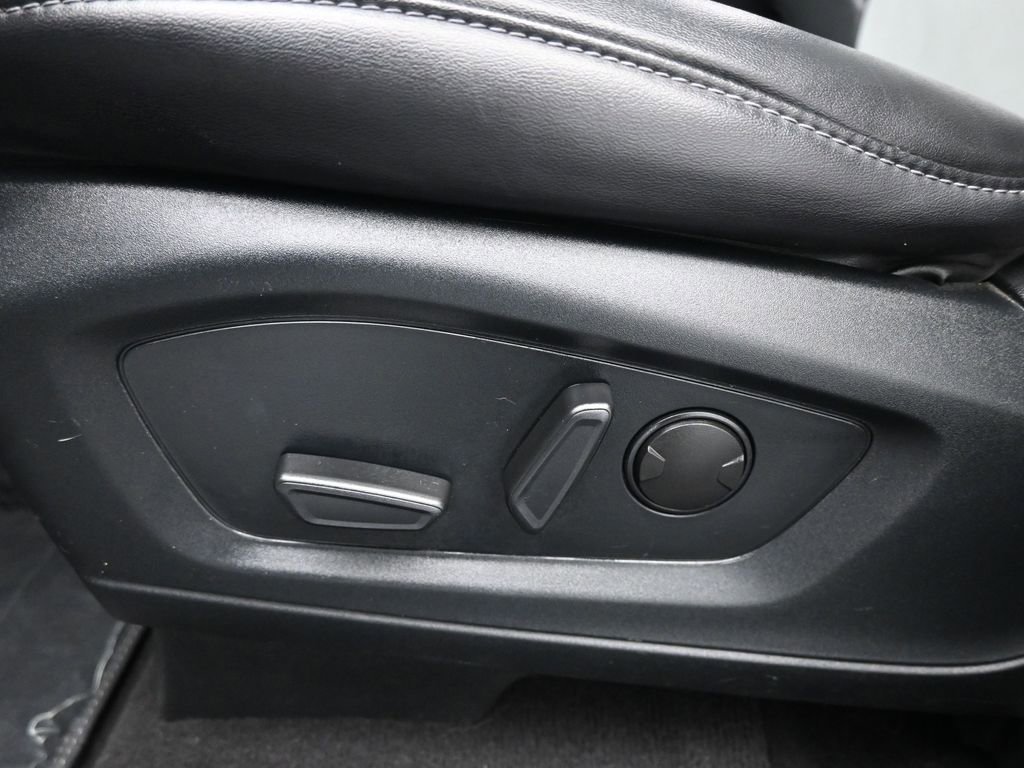 Certified 2023 Ford Explorer XLT w/ Equipment Group 202A image 11