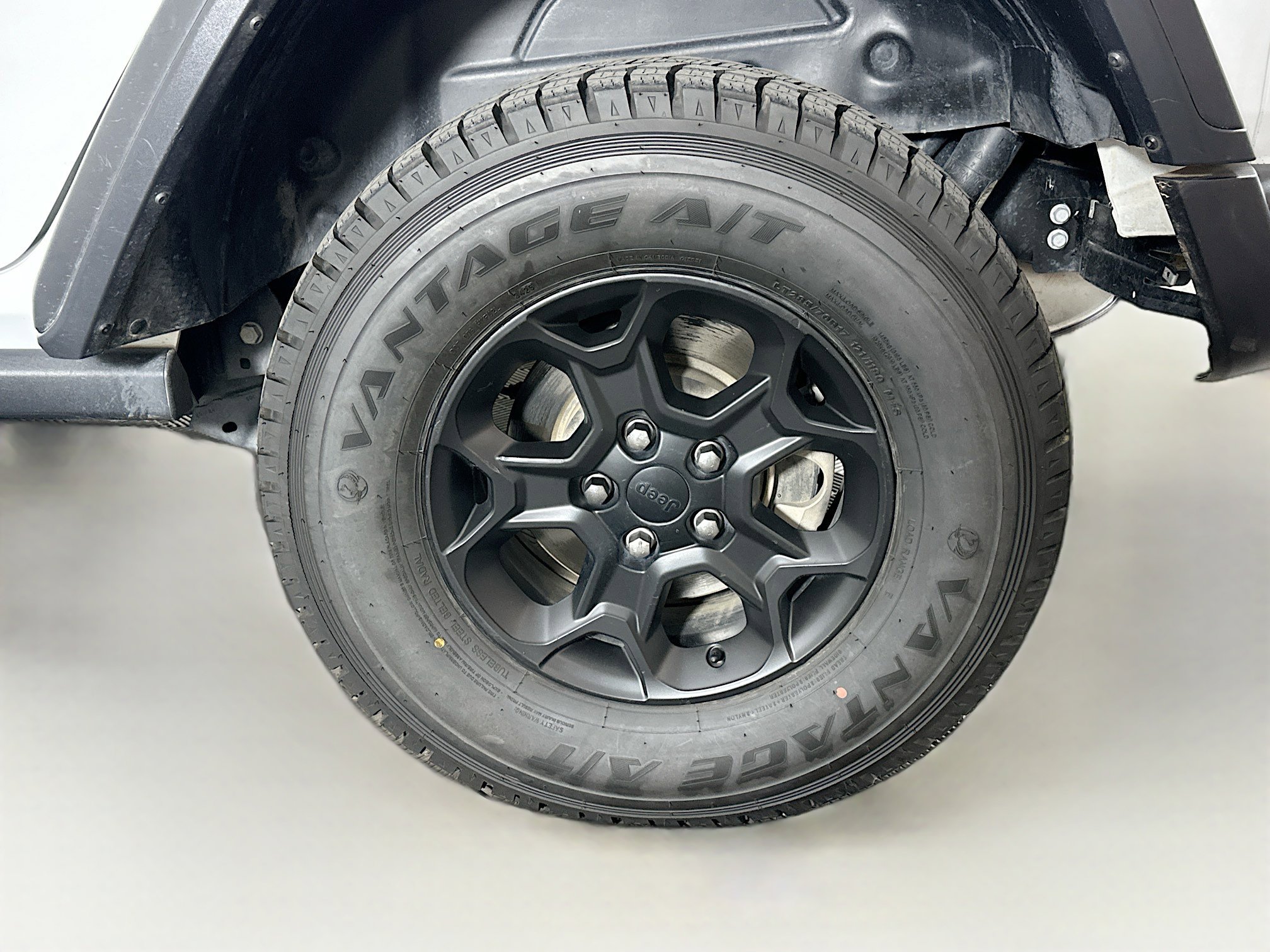 Used 2025 Jeep Wrangler Willys image 11