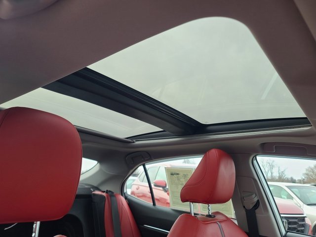 Used 2019 Toyota Camry XSE image 8