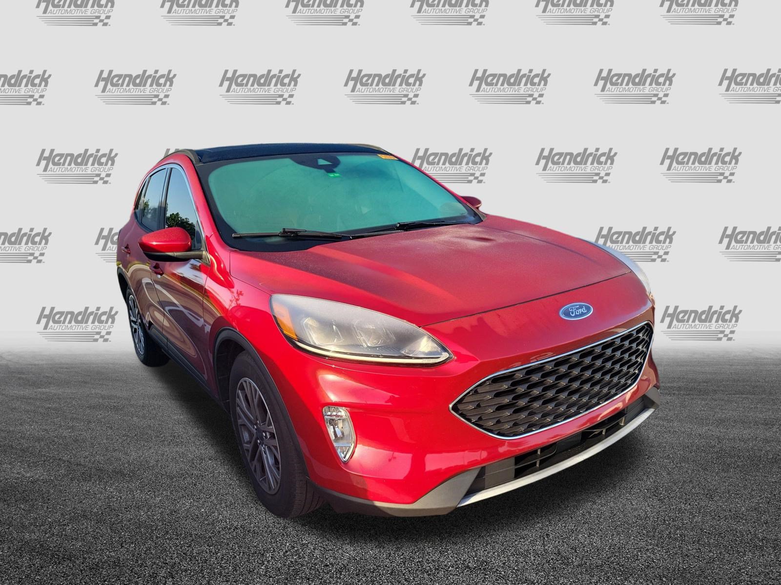 Used 2022 Ford Escape SEL w/ Technology Package FWD image 2