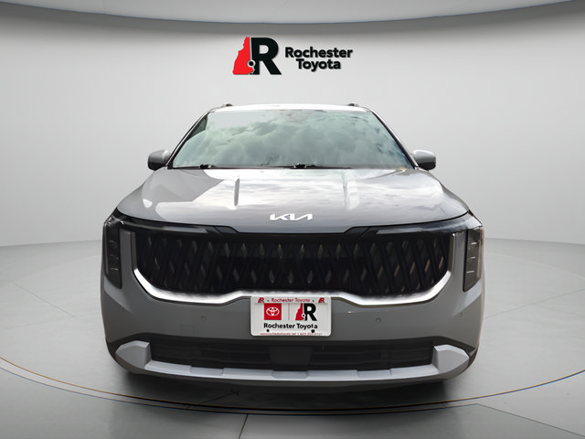 Used 2025 Kia Carnival EX FWD image 2