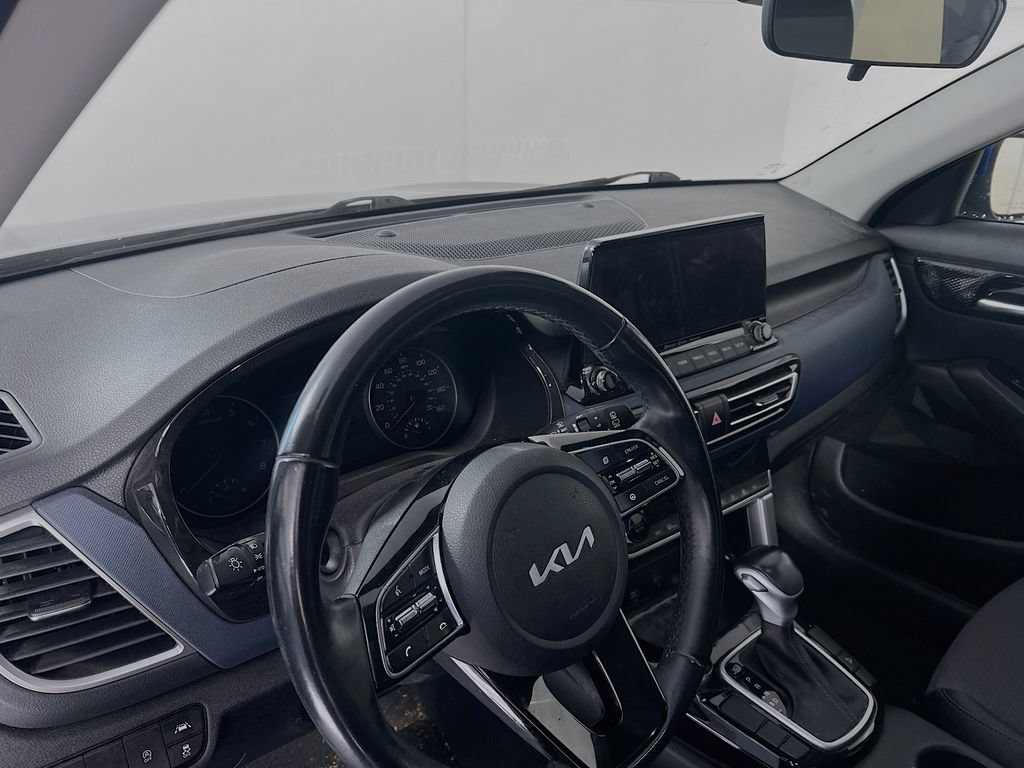 Certified 2023 Kia Seltos S w/ Navigation Package FWD image 6