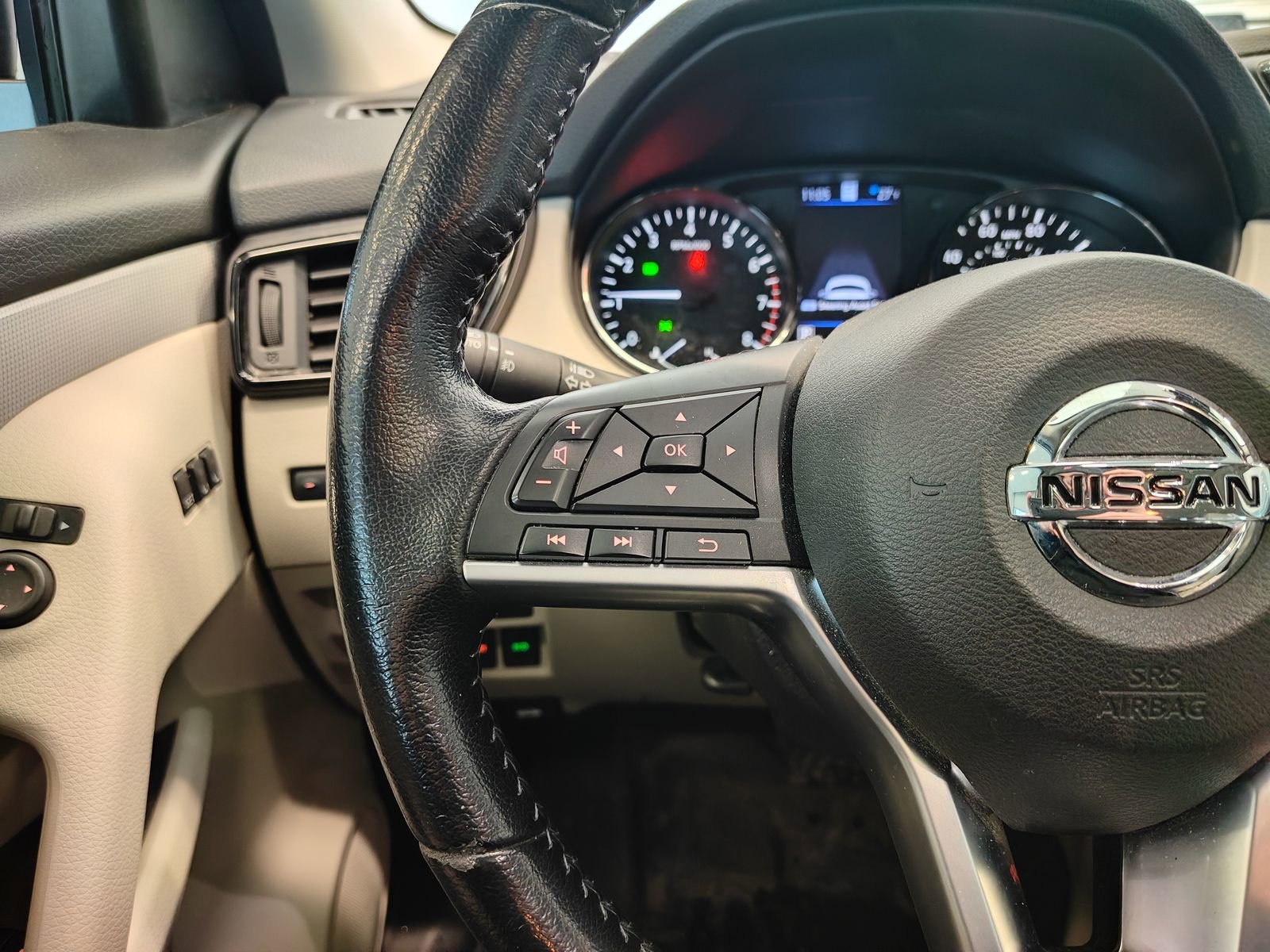 Used 2020 Nissan Rogue Sport SL w/ Premium Package image 15