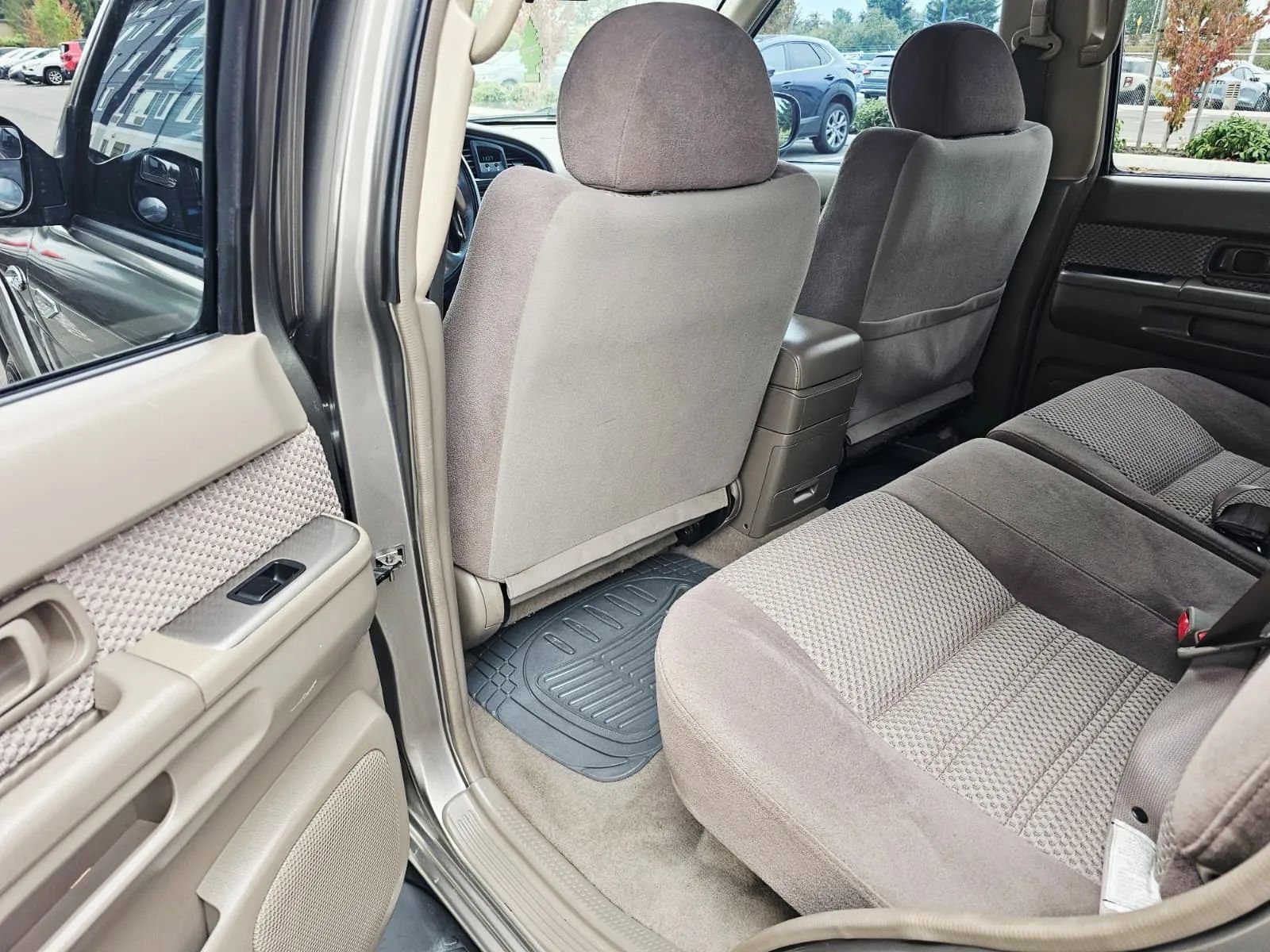 Used 2004 Nissan Pathfinder SE w/ (POP) SE Popular Pkg image 10