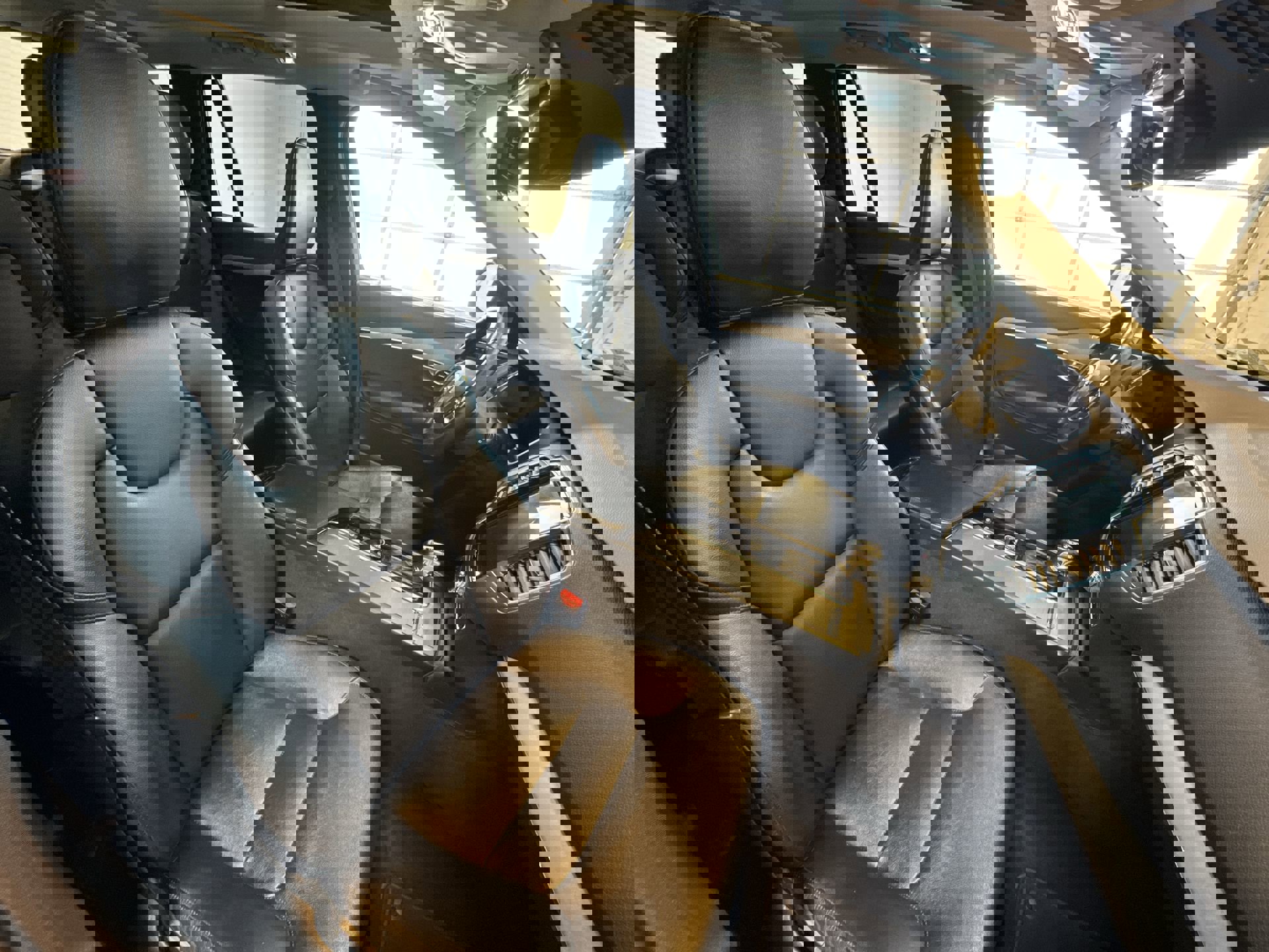 Used 2022 Volvo XC90 T5 Momentum image 26