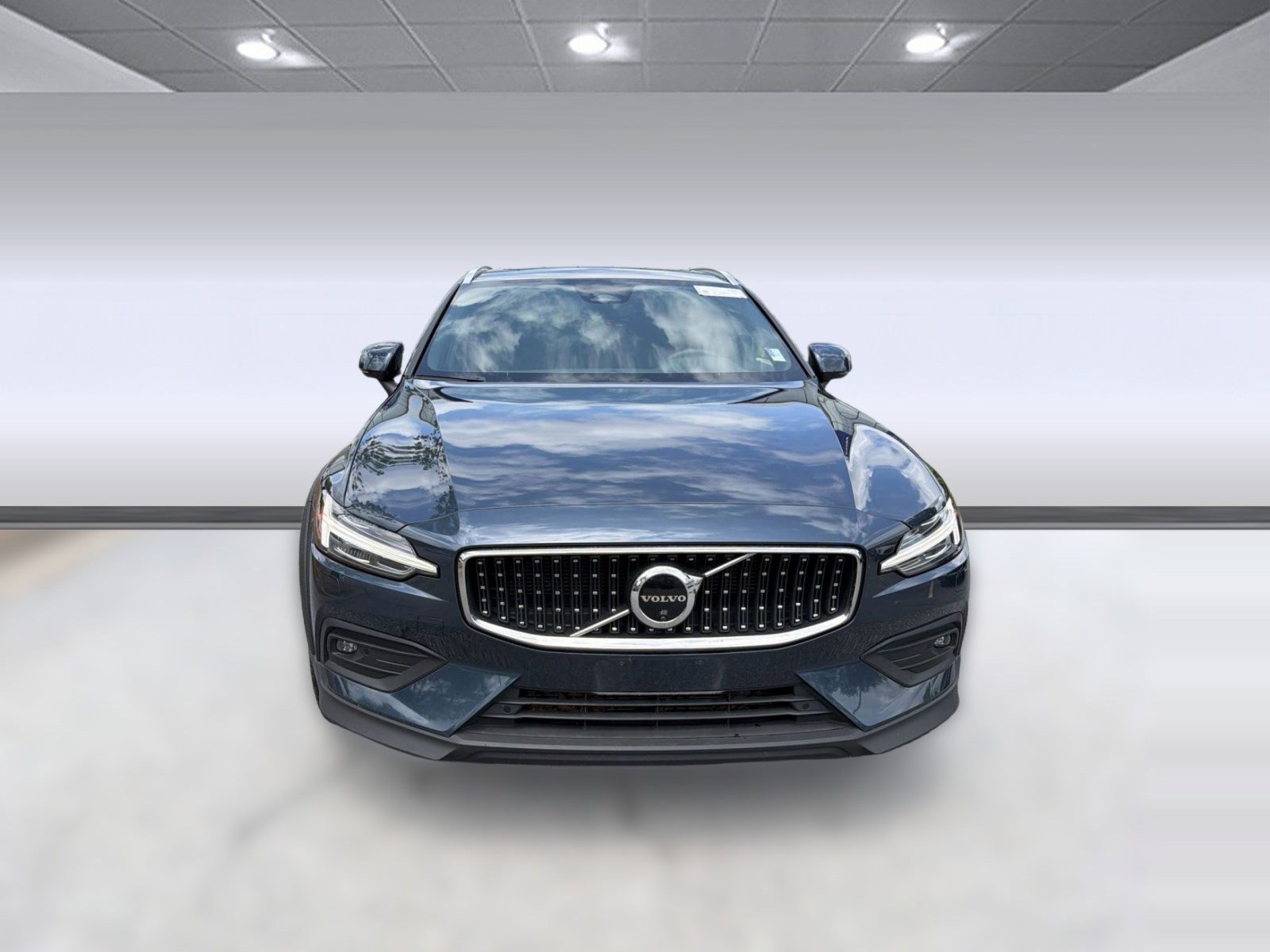 Certified 2025 Volvo V60 B5 Cross Country Plus AWD/4WD image 6
