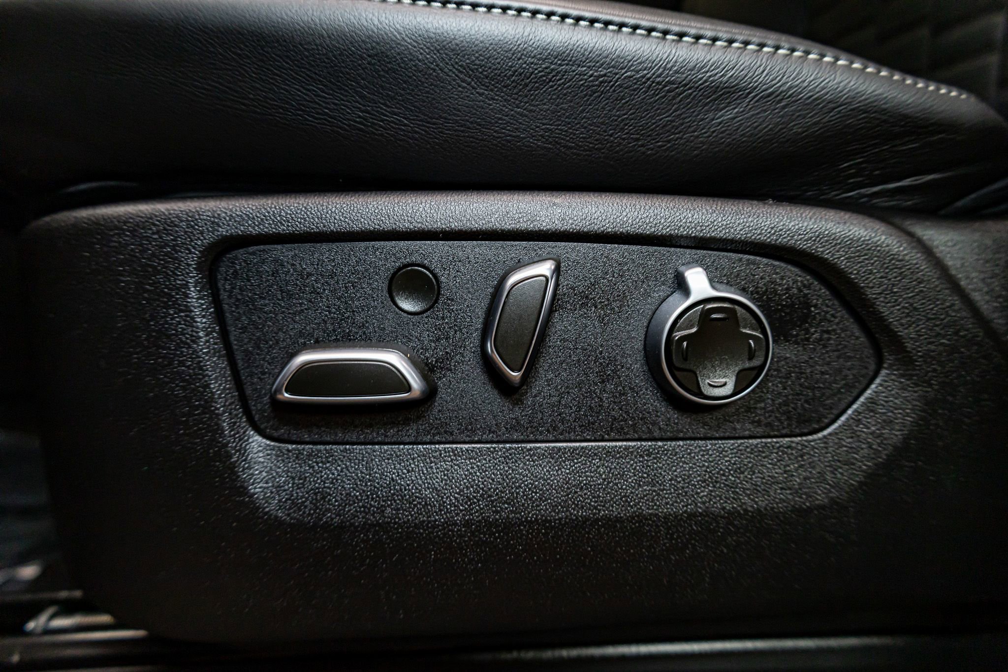 Used 2025 Cadillac Escalade V image 25