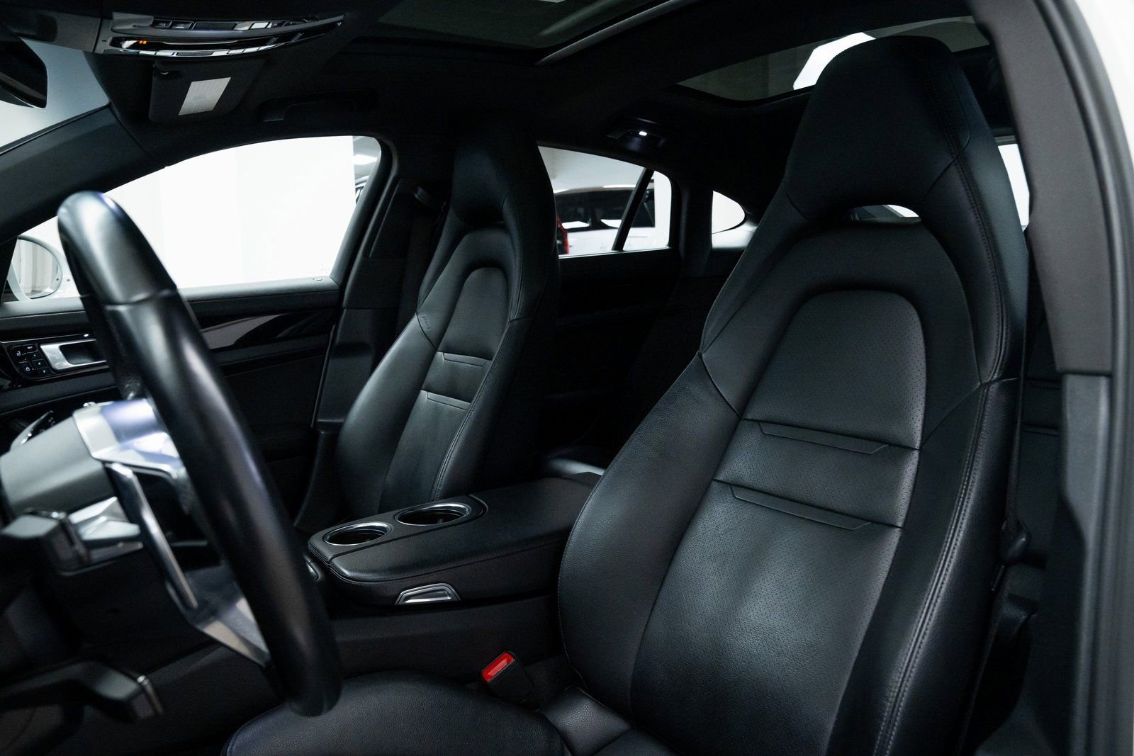 Used 2020 Porsche Panamera 4 image 17