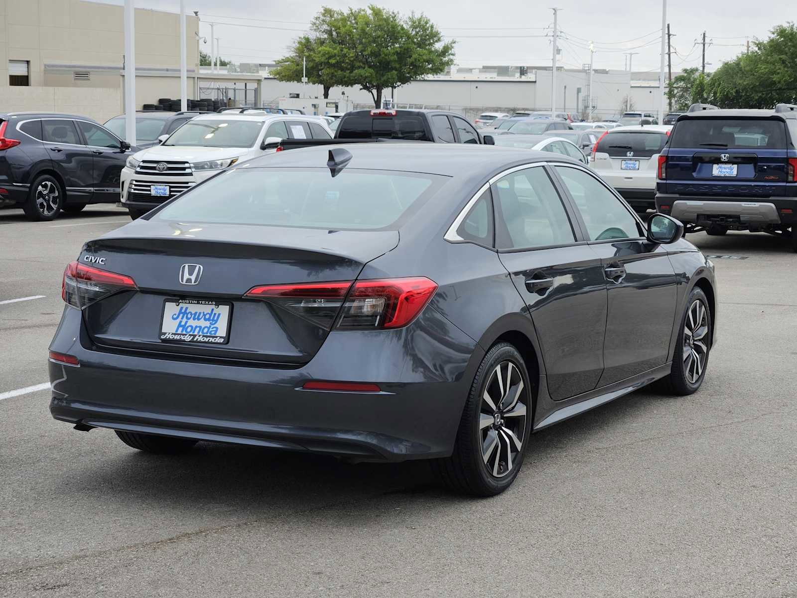 Used 2023 Honda Civic EX image 6