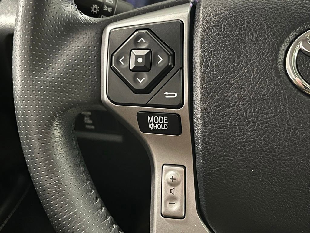 Used 2018 Toyota 4Runner SR5 Premium image 25