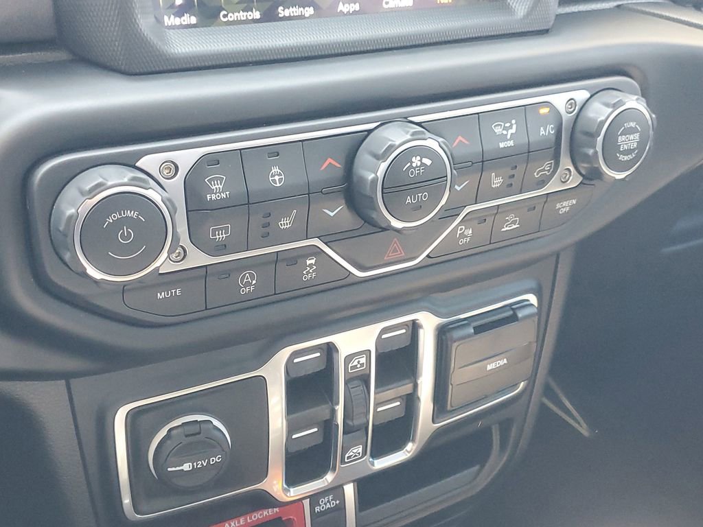 Used 2022 Jeep Gladiator Mojave w/ LED Lighting Group AWD/4WD image 25