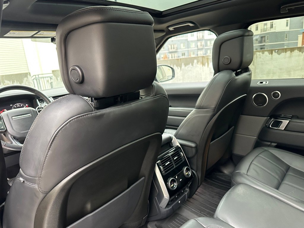 Used 2018 Land Rover Range Rover Sport HSE image 16