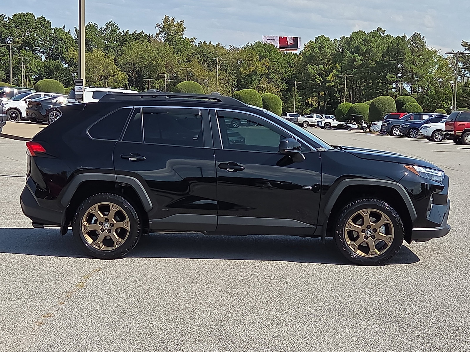Used 2024 Toyota RAV4 AWD Hybrid image 6