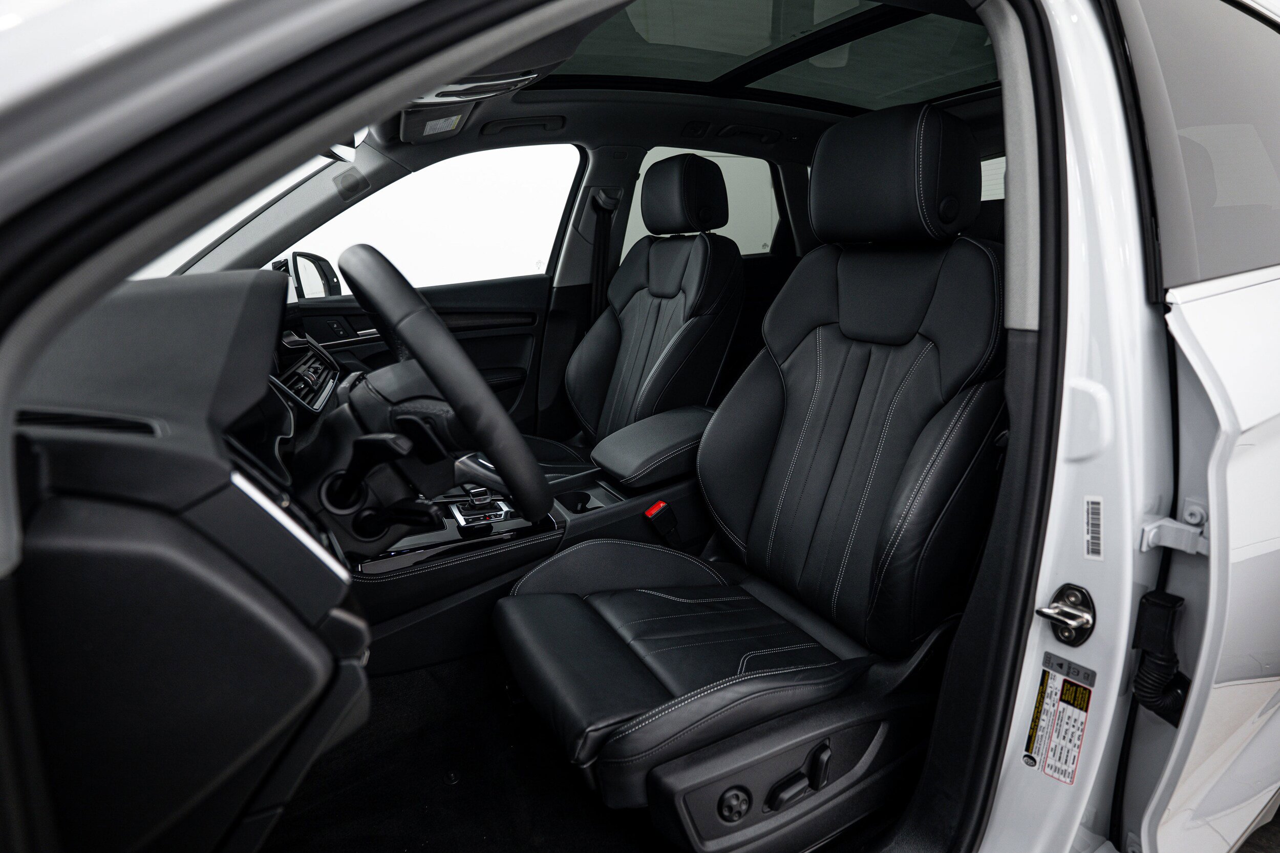 Certified 2024 Audi Q5 e Premium Plus AWD/4WD image 17