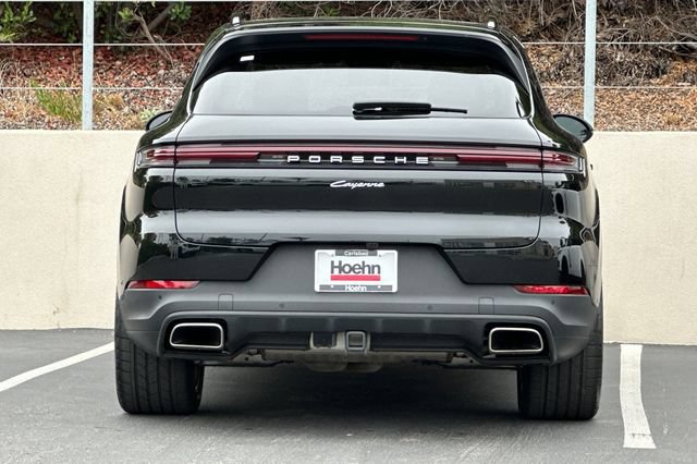Used 2024 Porsche Cayenne AWD/4WD image 4