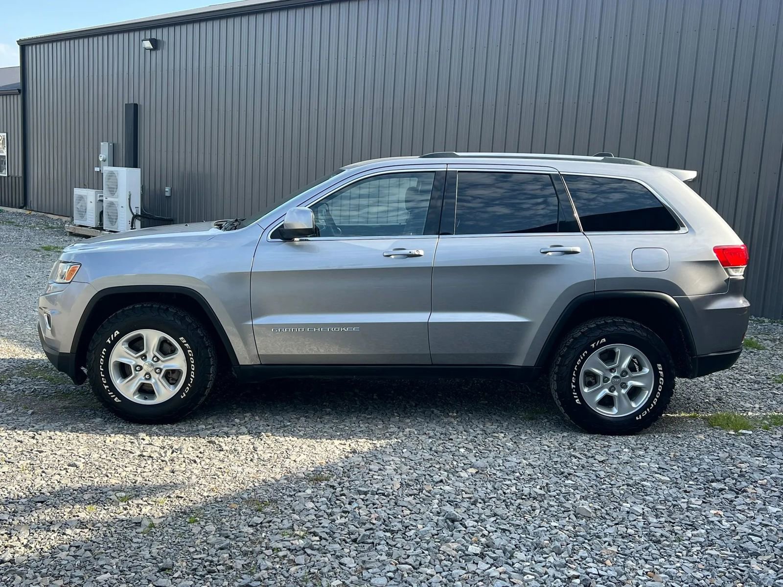 Used 2014 Jeep Grand Cherokee Laredo w/ Quick Order Package 23E image 2