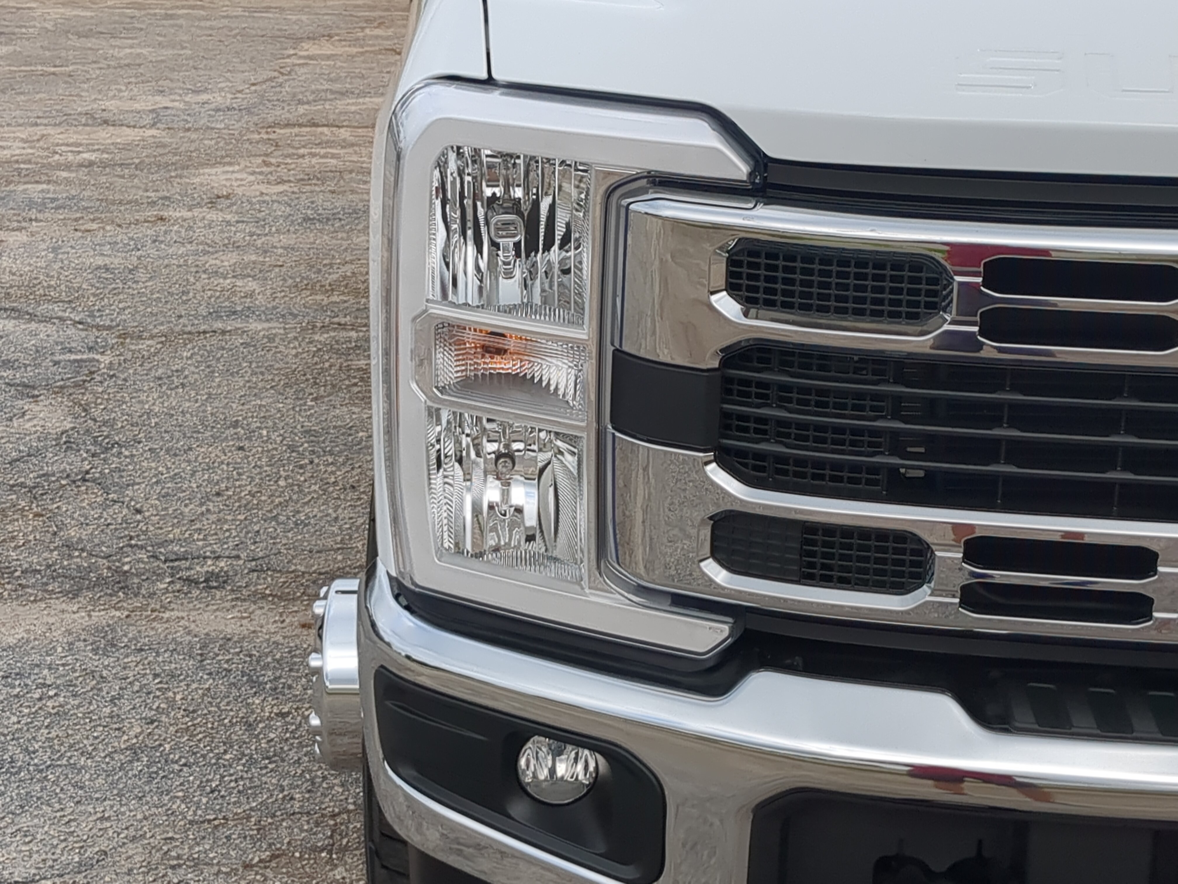 Certified 2025 Ford F350 XL w/ XL Chrome Package AWD/4WD image 8