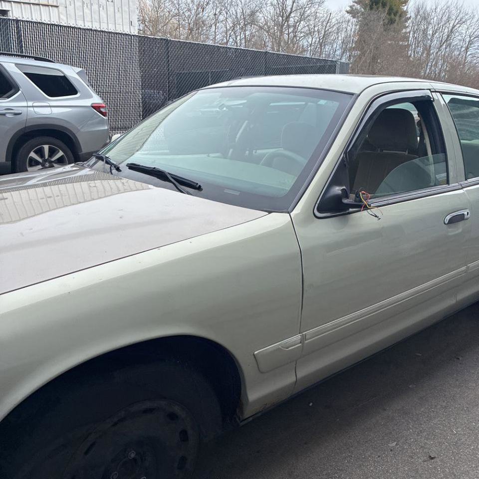 Used 2005 Mercury Grand Marquis GS RWD image 5