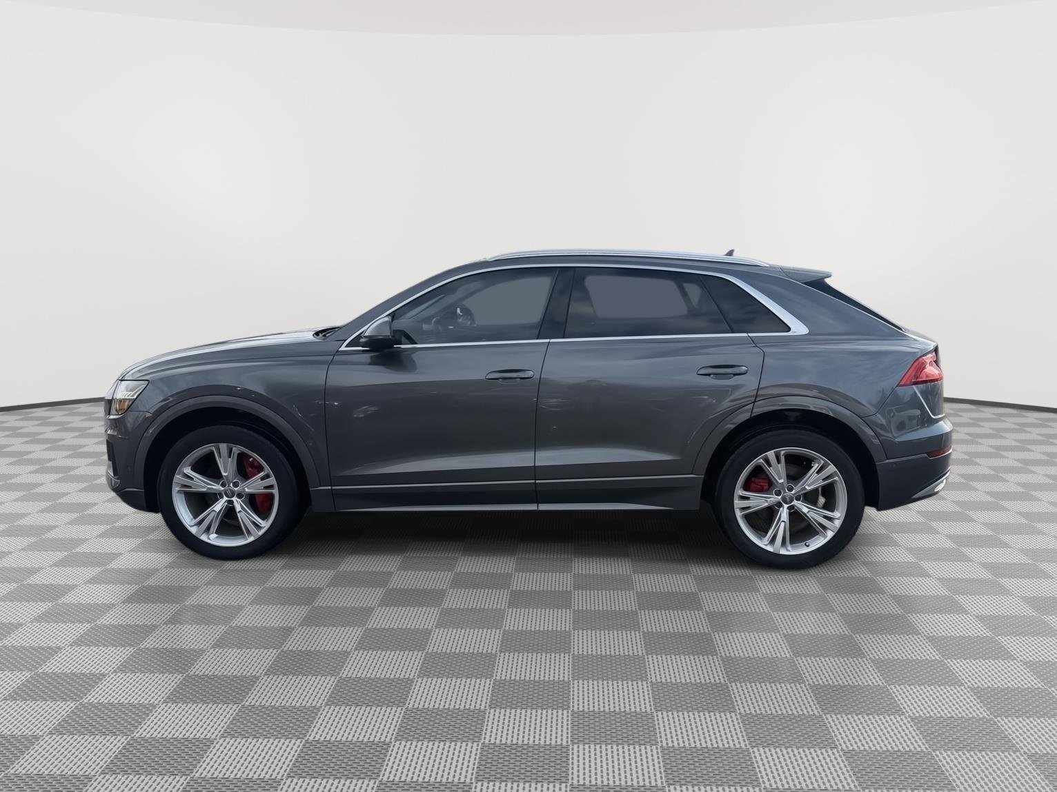 Used 2019 Audi Q8 Prestige w/ Luxury Package image 4