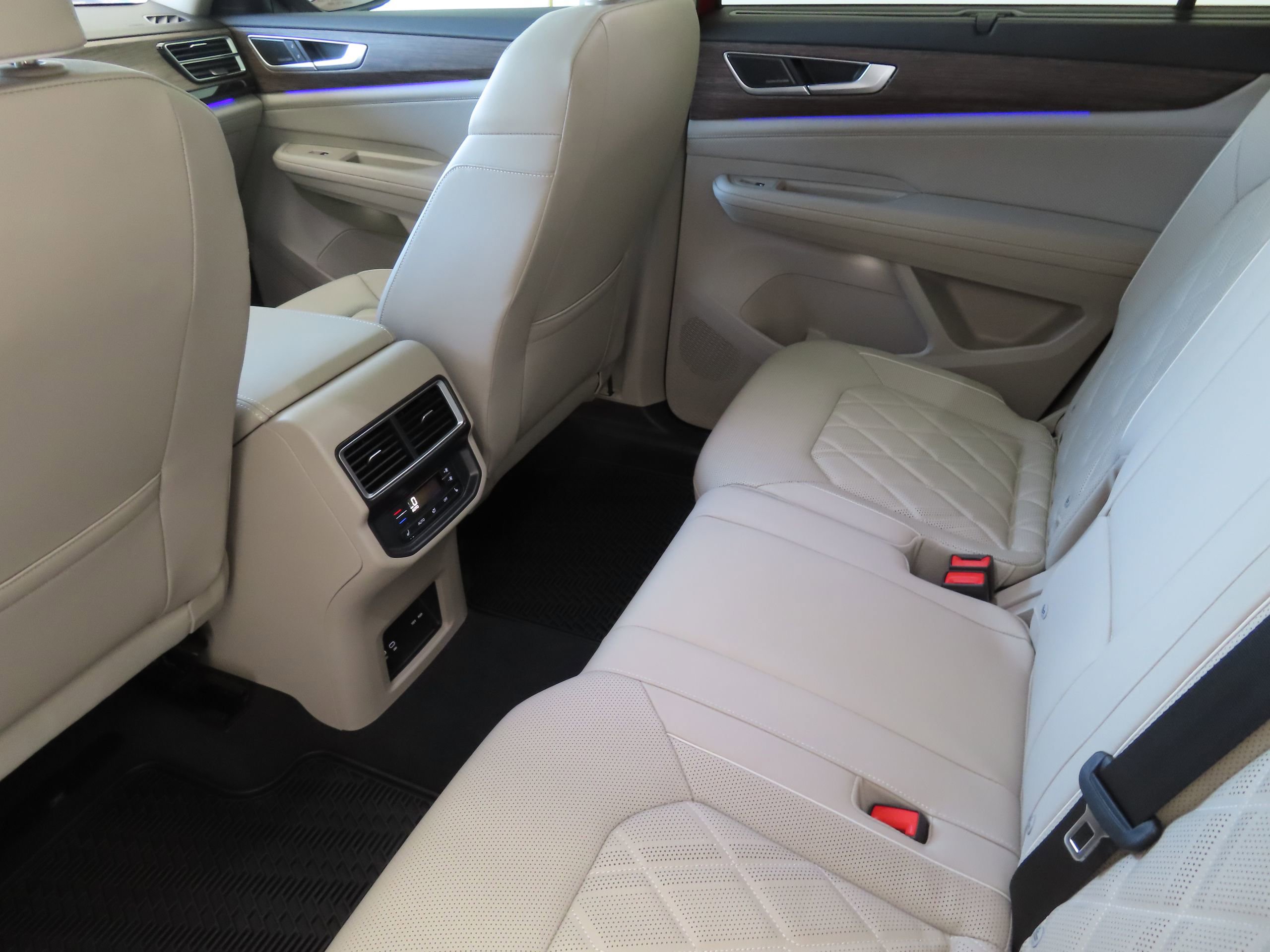 New 2025 Volkswagen Atlas SEL Premium R-Line AWD/4WD image 24