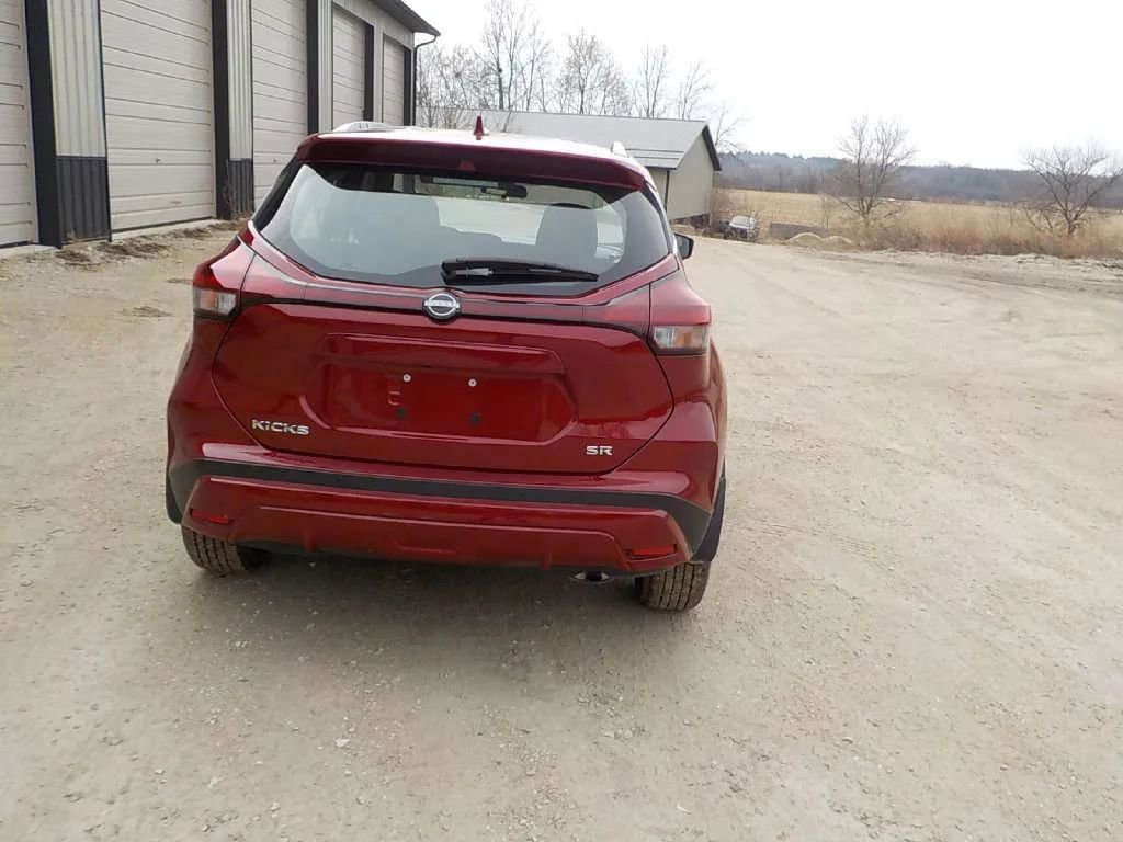 Used 2024 Nissan Kicks SR image 6