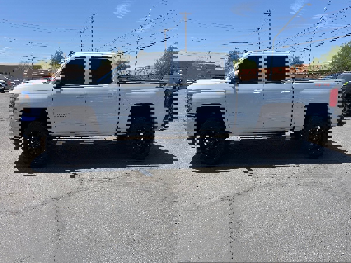 Used 2018 Chevrolet Silverado 1500 LT w/ All Star Edition AWD/4WD image 6