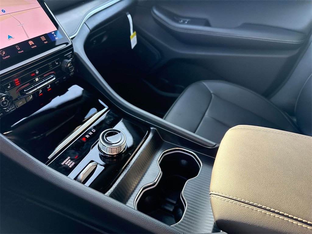 New 2025 Jeep Grand Cherokee Limited w/ Trailer Tow Package image 23