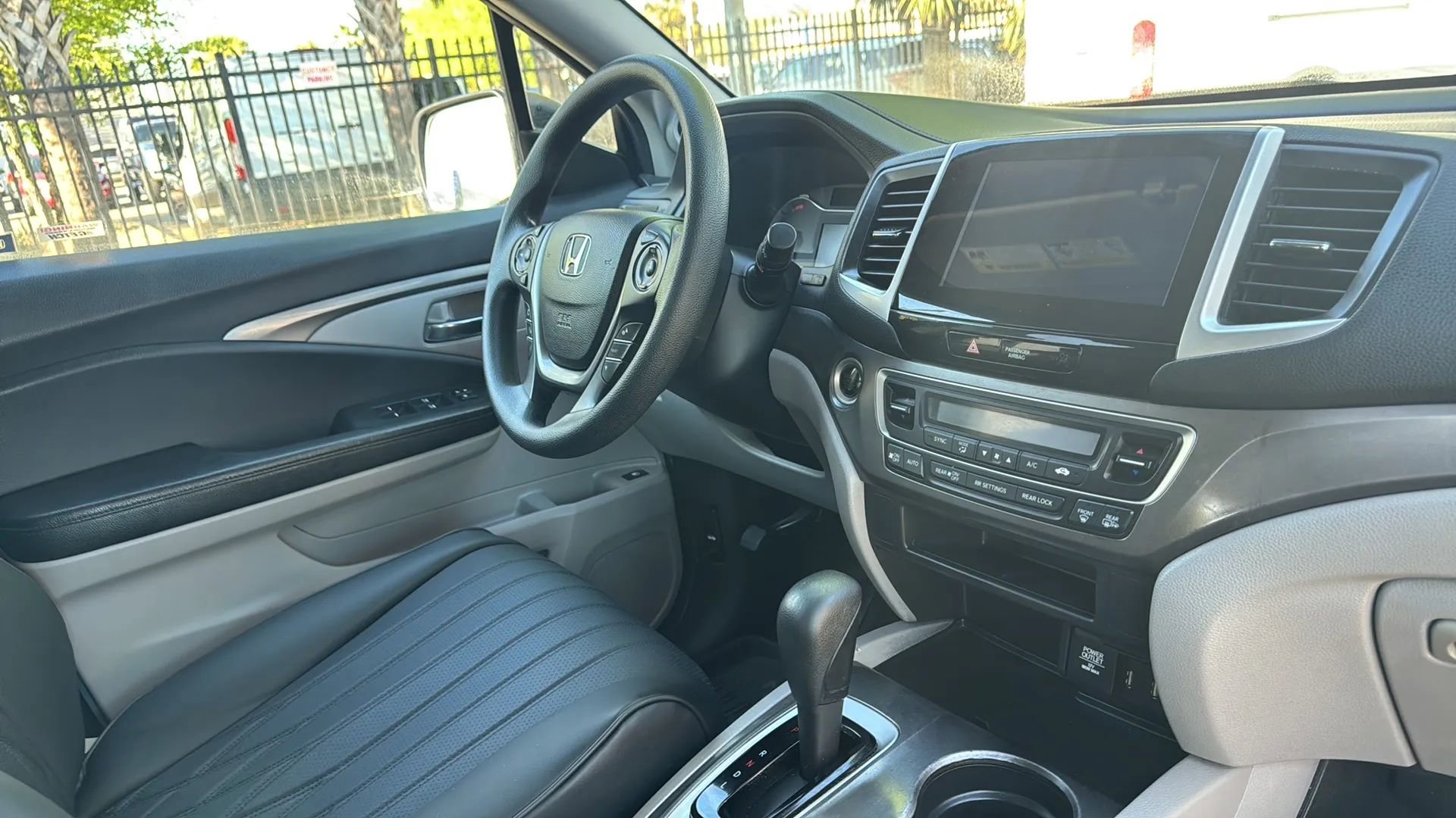 Used 2017 Honda Pilot EX image 12