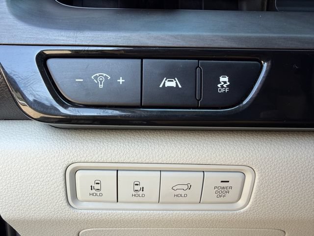 Certified 2024 Kia Carnival EX FWD image 6