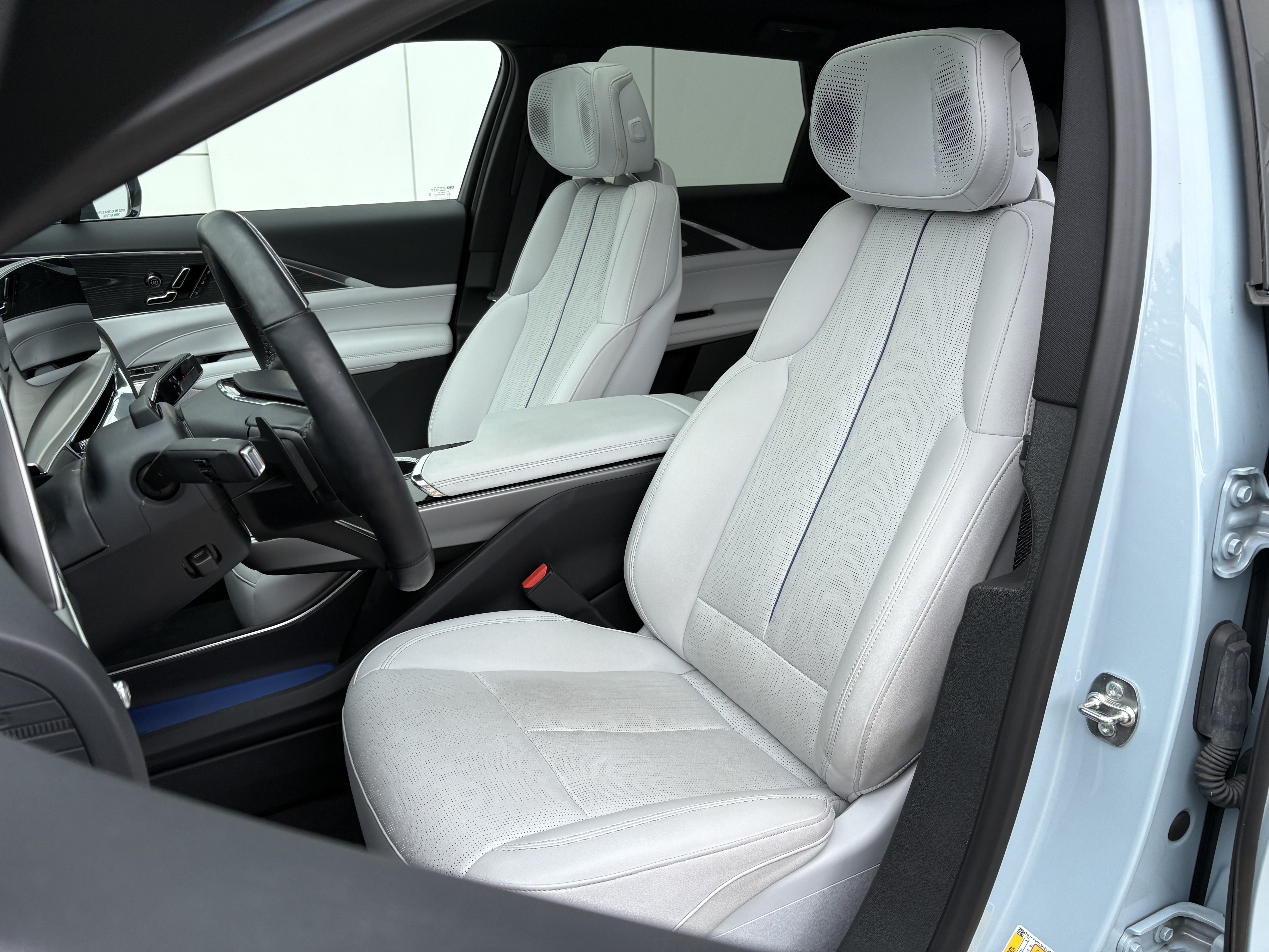 Certified 2024 Cadillac Lyriq Sport AWD/4WD image 12