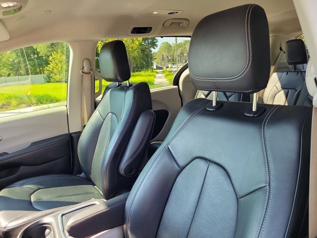 Used 2022 Chrysler Pacifica Touring-L AWD/4WD image 22