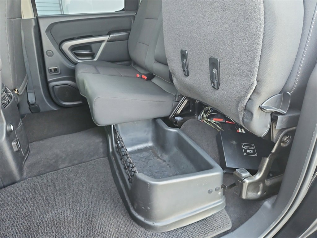 Used 2015 Nissan Titan PRO-4X image 29