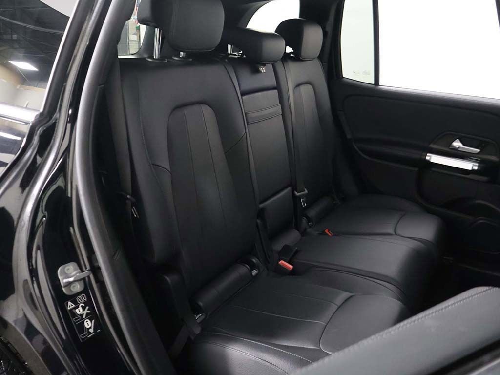 Used 2025 Mercedes-Benz GLB 250 4MATIC image 34