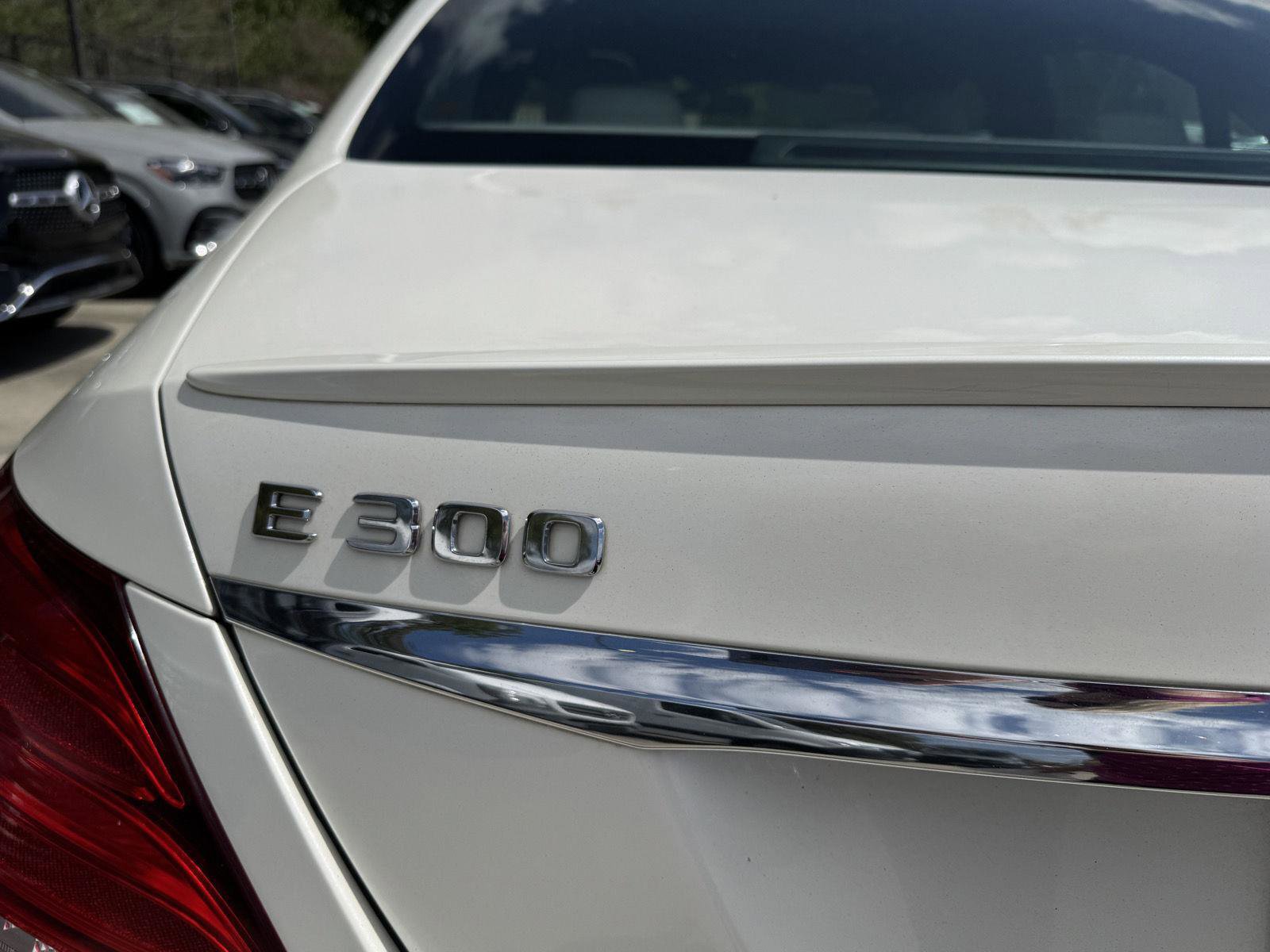 Used 2017 Mercedes-Benz E 300 image 20